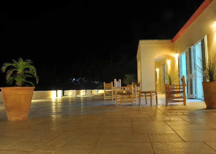 Konukevi La Limini 4*